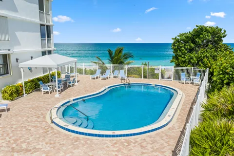 $815,000 | 840 Ocean Drive, Unit 1104, Juno Beach, FL 33408