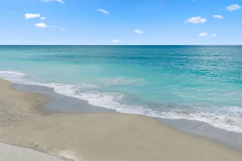 $815,000 | 840 Ocean Drive, Unit 1104, Juno Beach, FL 33408