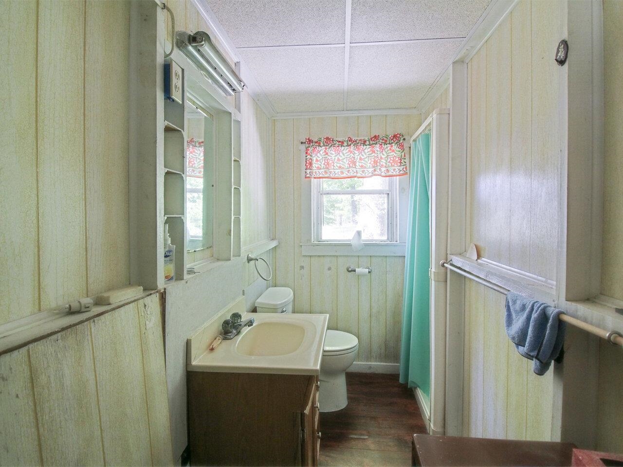 1916 Colchester Point Road Colchester, VT 05446 - Photo 3 of 18 Gallery Image 3