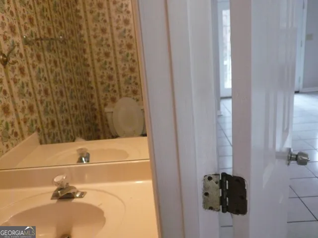 $290,000 | 685 Coventry Township Lane, Unit 1, Marietta, GA 30062