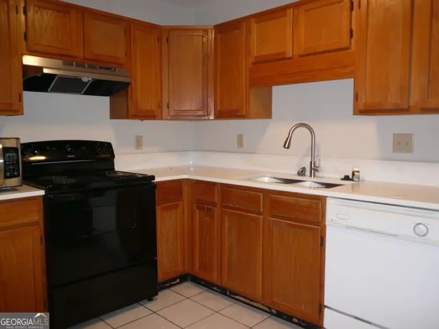 $290,000 | 685 Coventry Township Lane, Unit 1, Marietta, GA 30062