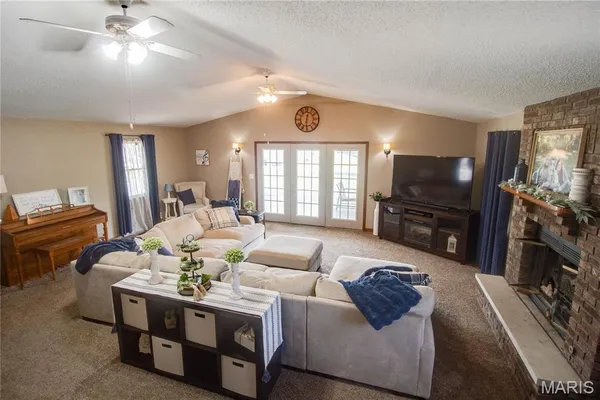 $319,900 | 944 Albers Lane, Bethalto, IL 62010