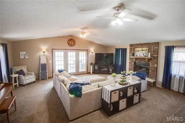 $319,900 | 944 Albers Lane, Bethalto, IL 62010