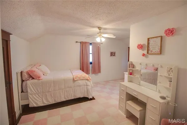 $319,900 | 944 Albers Lane, Bethalto, IL 62010