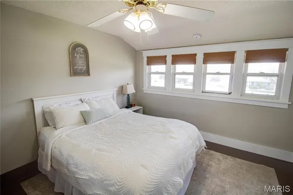 $319,900 | 944 Albers Lane, Bethalto, IL 62010