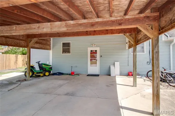 $319,900 | 944 Albers Lane, Bethalto, IL 62010
