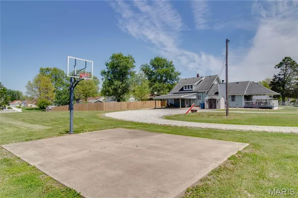 $319,900 | 944 Albers Lane, Bethalto, IL 62010