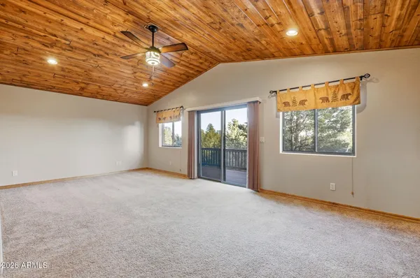 $569,777 | 2750 Columbia Lane, Overgaard, AZ 85933