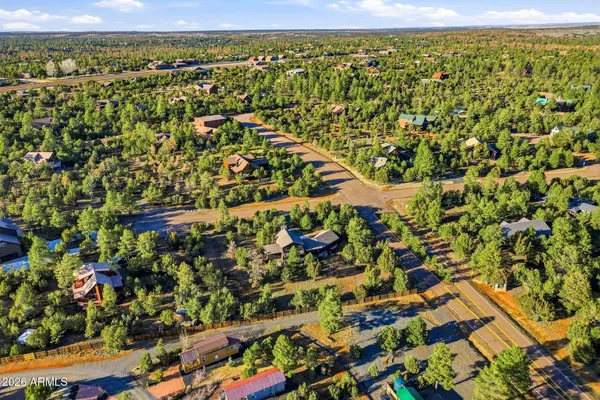 $569,777 | 2750 Columbia Lane, Overgaard, AZ 85933