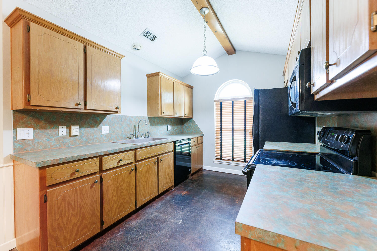 6301 33rd Street Lubbock, TX 79407 - Photo 13 of 41 Kitchen
