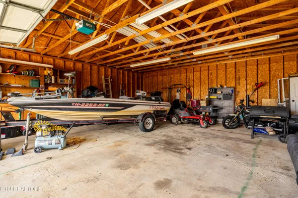 $236,500 | 631 Pin Hook Road, Spring City, TN 37381