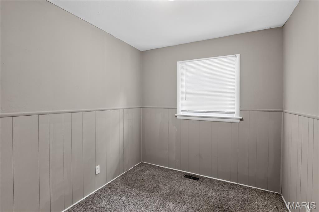 1027 Renshaw Drive Ferguson, MO 63135 - Photo 18 of 33