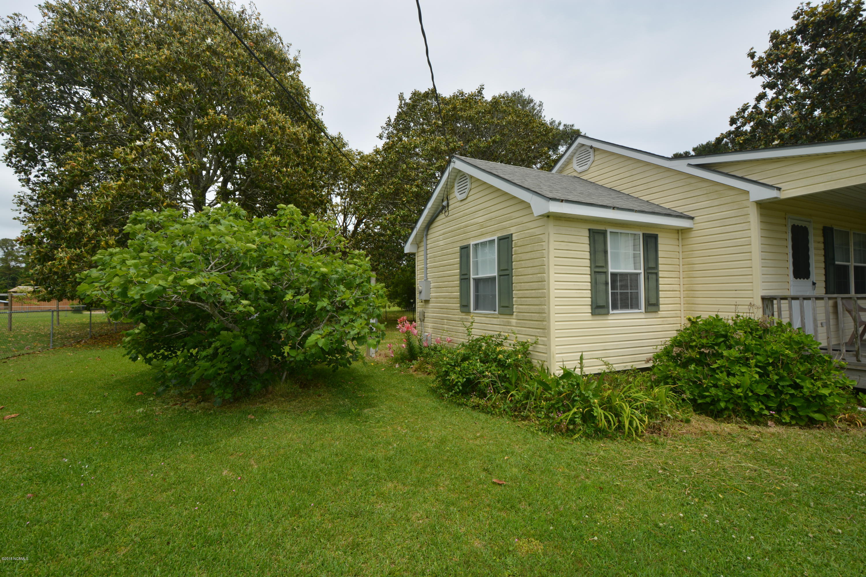 359 Pigott Road Gloucester, NC 28528 - Photo 4 of 27 Side