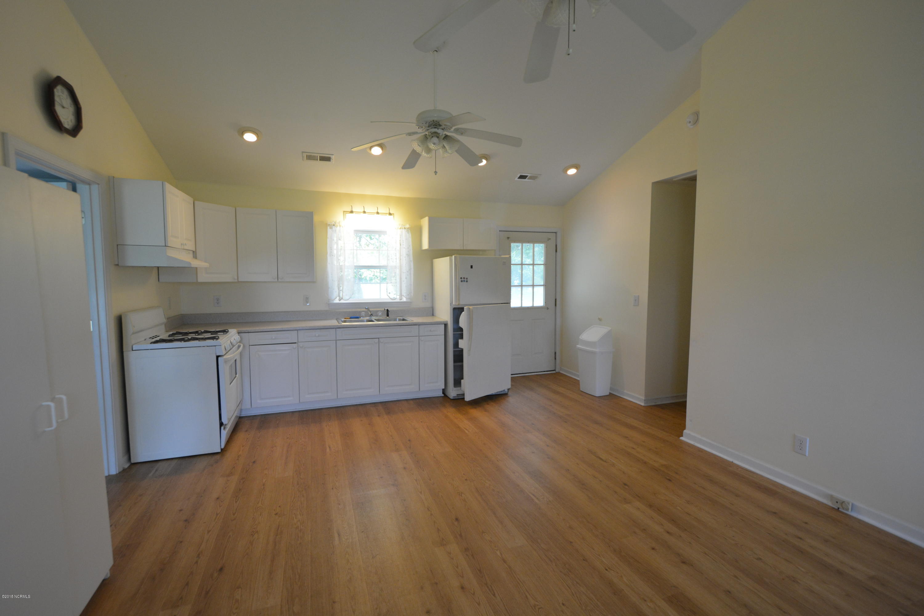 359 Pigott Road Gloucester, NC 28528 - Photo 7 of 27 Kitchen