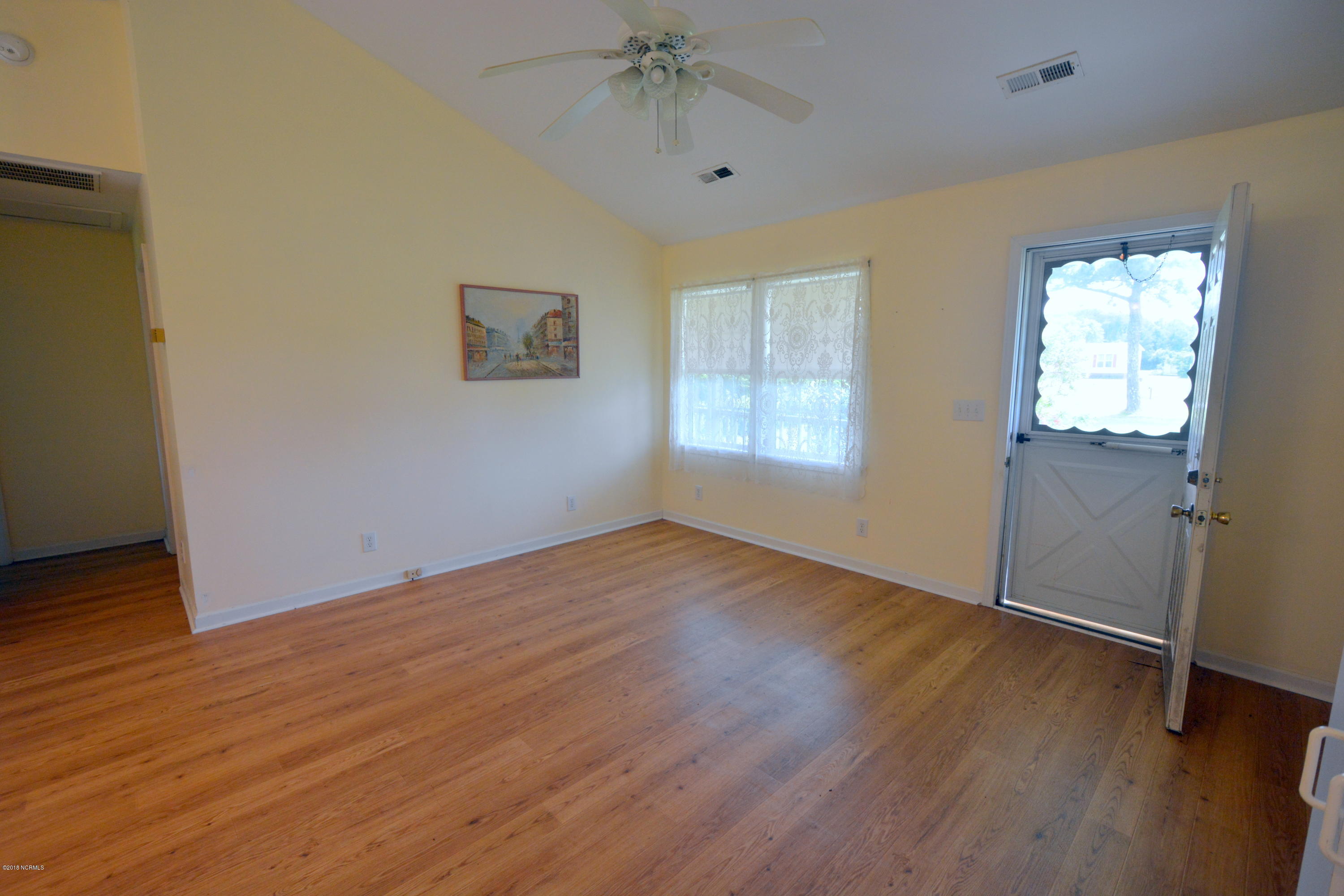 359 Pigott Road Gloucester, NC 28528 - Photo 10 of 27 Great Room