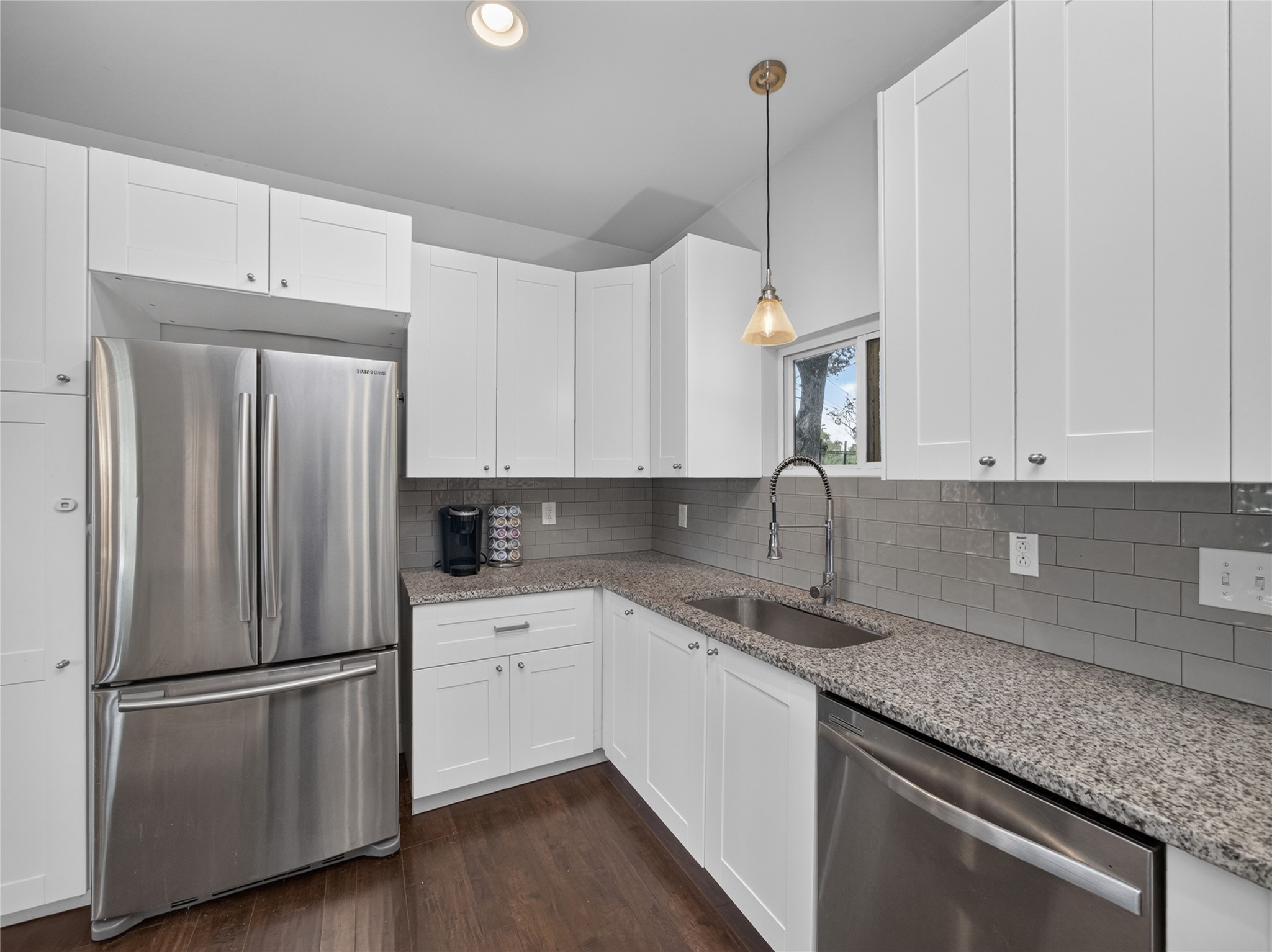 4504 Kitty Avenue Austin, TX 78721 - Photo 11 of 34