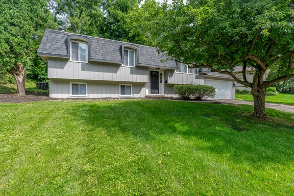 $245,000 | 4430 Canterbury Lane, Davenport, IA 52806