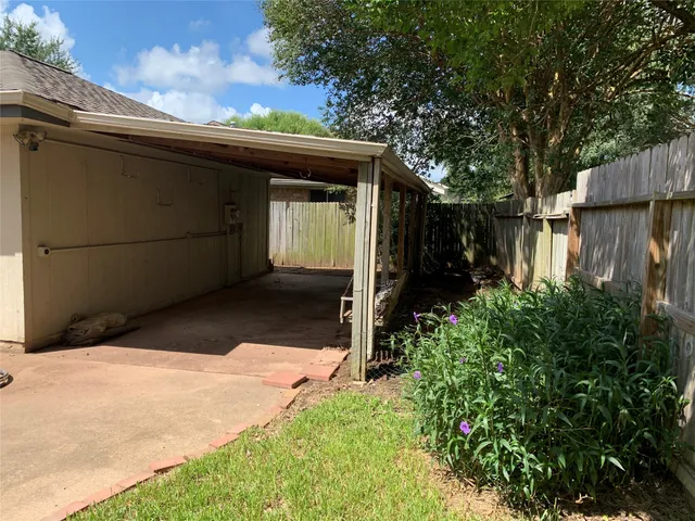 $2,000 | 3323 Big Horn Court, Sugar Land, TX 77478