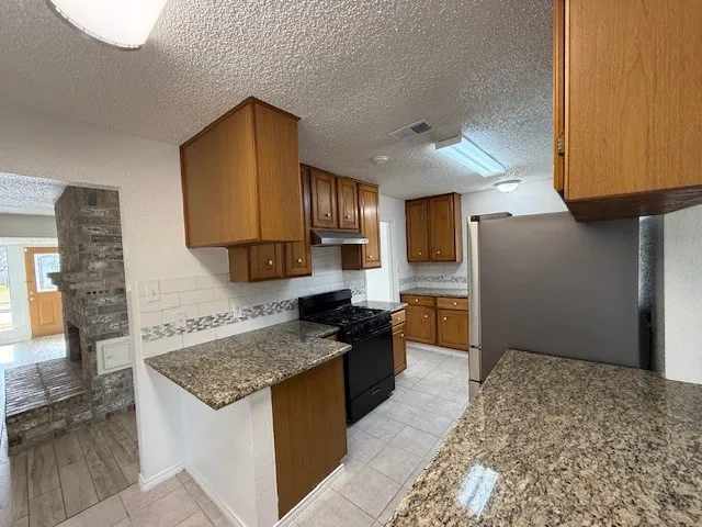 $2,000 | 3323 Big Horn Court, Sugar Land, TX 77478