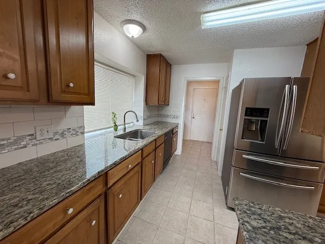 $2,000 | 3323 Big Horn Court, Sugar Land, TX 77478