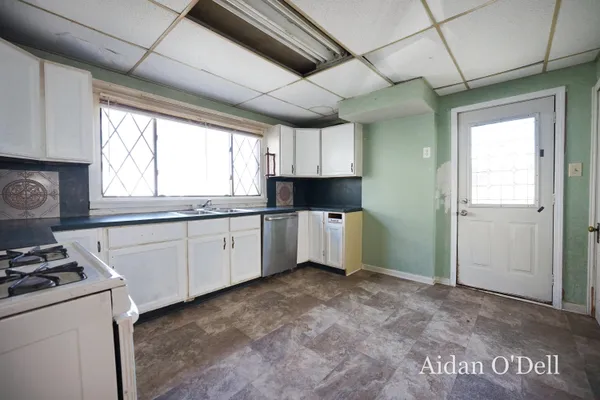 $195,000 | 1332 Muskegon Avenue Northwest, Grand Rapids, MI 49504