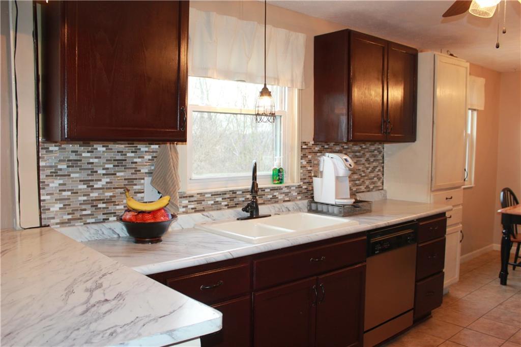 390 Partridge Run Road Gibsonia, PA 15044 - Photo 7 of 25 Gallery Image 7