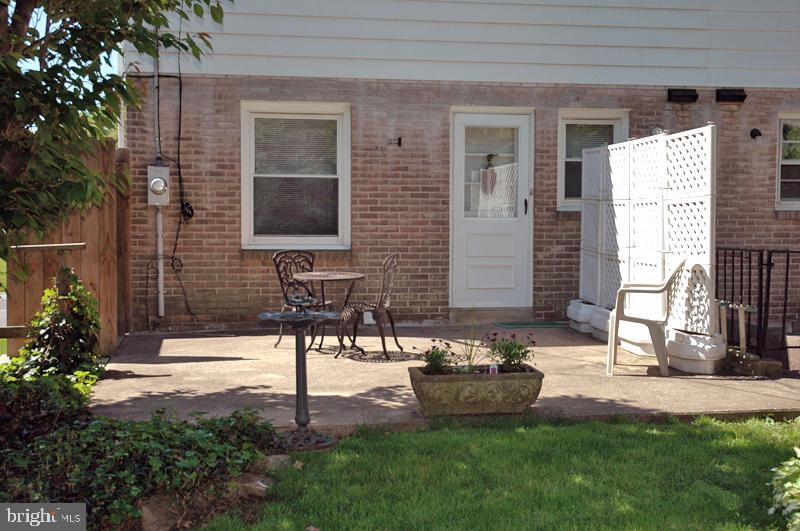 1787 Hemlock Road Lancaster, PA 17603 - Photo 3 of 12 Gallery Image 3