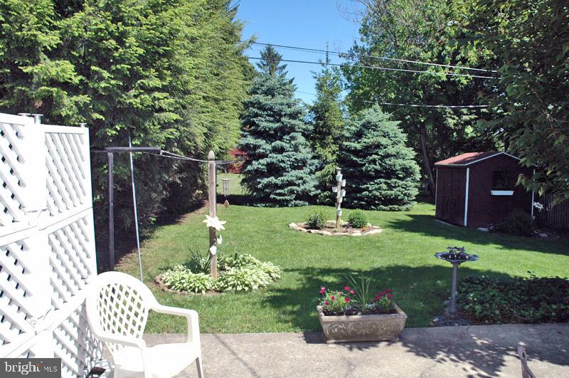 1787 Hemlock Road Lancaster, PA 17603 - Photo 4 of 12 Gallery Image 4