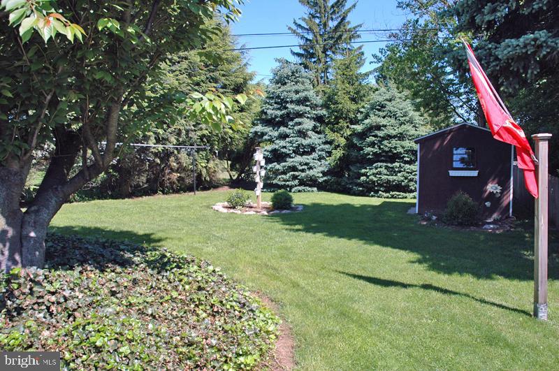 1787 Hemlock Road Lancaster, PA 17603 - Photo 5 of 12 Gallery Image 5