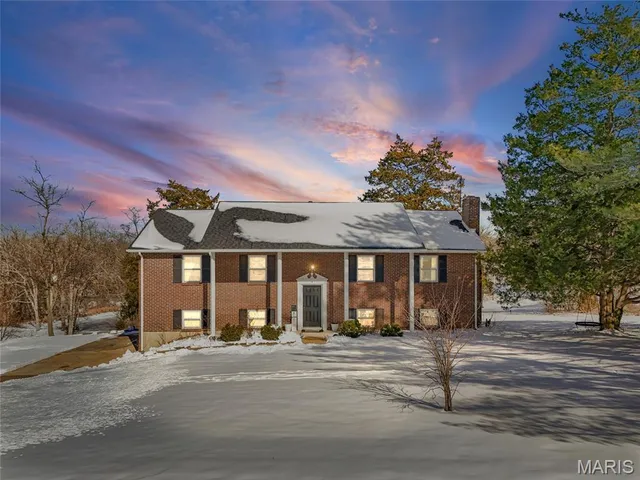 $289,900 | 9 Ridgewood Drive, Hillsboro, MO 63050