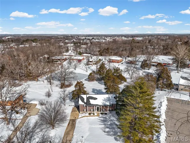 $289,900 | 9 Ridgewood Drive, Hillsboro, MO 63050