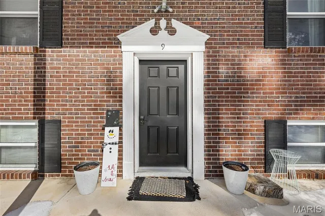 $289,900 | 9 Ridgewood Drive, Hillsboro, MO 63050