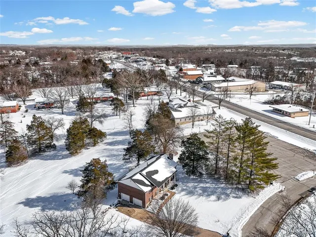 $289,900 | 9 Ridgewood Drive, Hillsboro, MO 63050