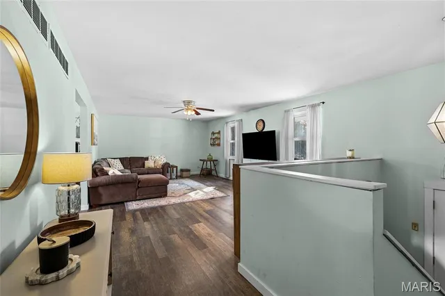 $289,900 | 9 Ridgewood Drive, Hillsboro, MO 63050