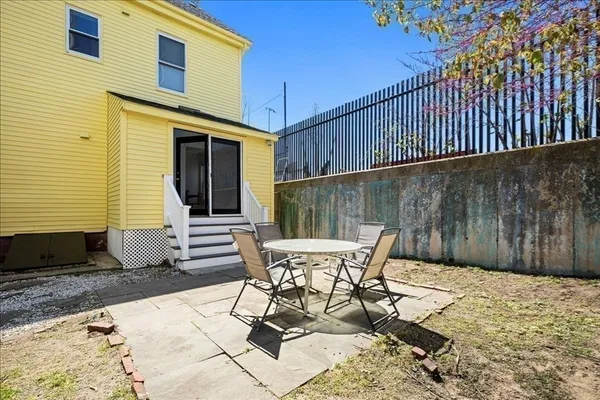 $720,000 | 9 Allen Court, Unit 9, Somerville, MA 02143