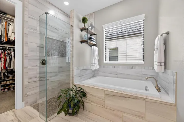 $1,100,000 | 523 Treviso Drive, Apollo Beach, FL 33572