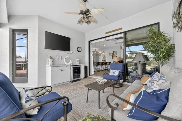 $1,100,000 | 523 Treviso Drive, Apollo Beach, FL 33572