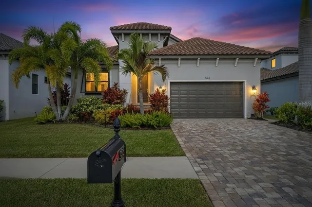 $1,100,000 | 523 Treviso Drive, Apollo Beach, FL 33572