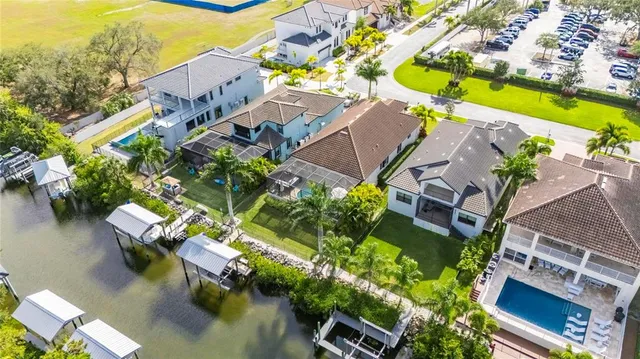 $1,100,000 | 523 Treviso Drive, Apollo Beach, FL 33572