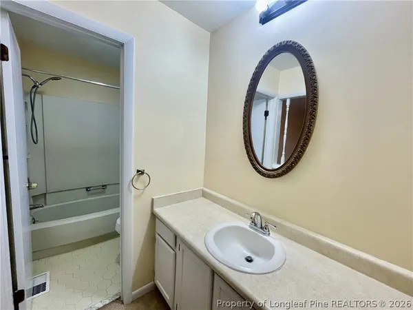 $1,500 | 2109 Hollyridge Place, Fayetteville, NC 28304