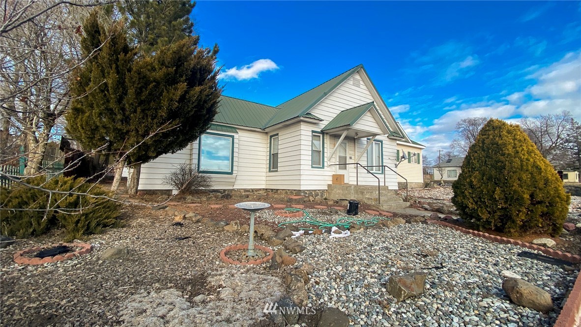 104 West 3rd Street Lind, WA 99341 - Photo 1 of 22 Gallery Image 1