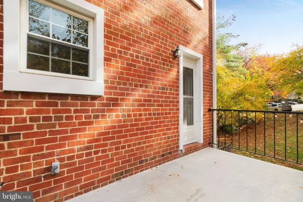 $385,000 | 4614 28th Road South, Unit B, Arlington, VA 22206