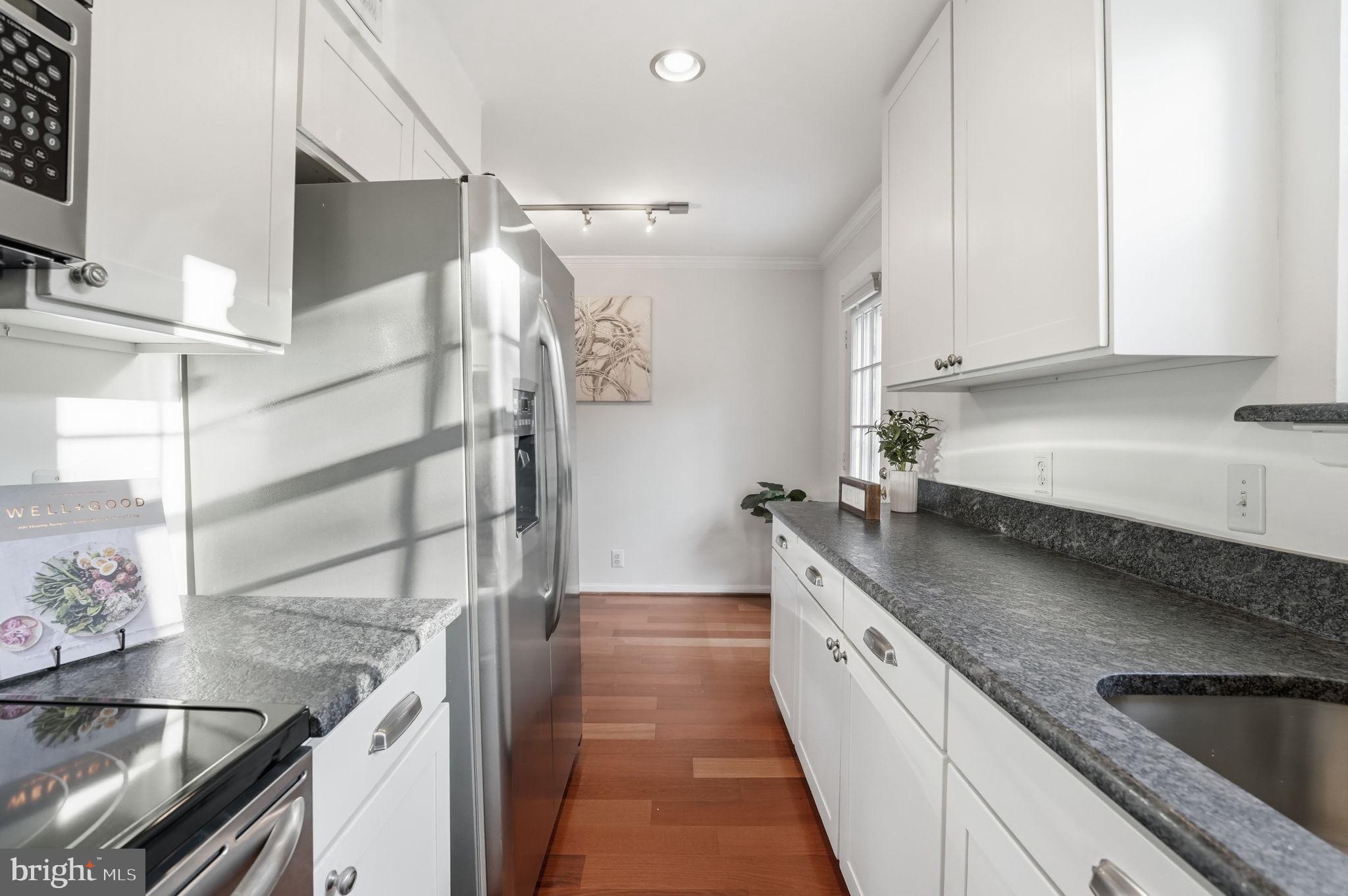 4614 28th Road South, Unit B Arlington, VA 22206 - Photo 3 of 18