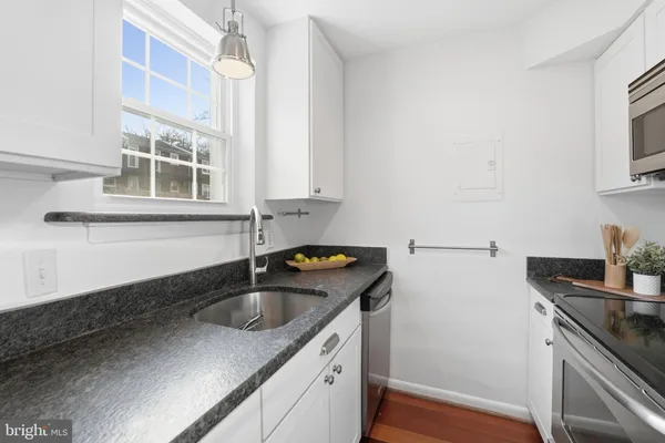 $385,000 | 4614 28th Road South, Unit B, Arlington, VA 22206