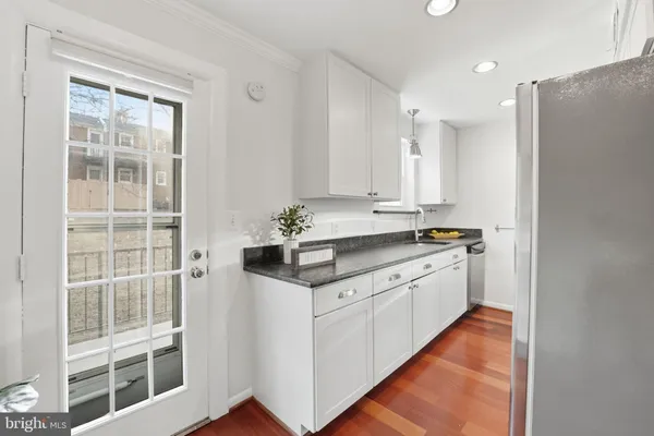 $385,000 | 4614 28th Road South, Unit B, Arlington, VA 22206