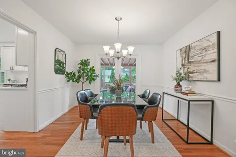 $889,900 | 5803 Sunderland Court, Alexandria, VA 22315