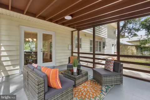 $889,900 | 5803 Sunderland Court, Alexandria, VA 22315