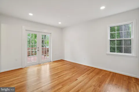 $889,900 | 5803 Sunderland Court, Alexandria, VA 22315