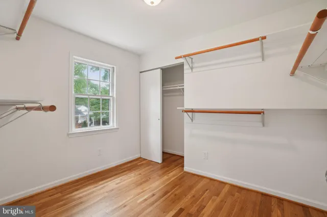 $889,900 | 5803 Sunderland Court, Alexandria, VA 22315