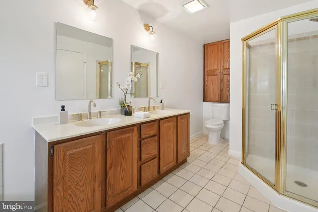 $889,900 | 5803 Sunderland Court, Alexandria, VA 22315